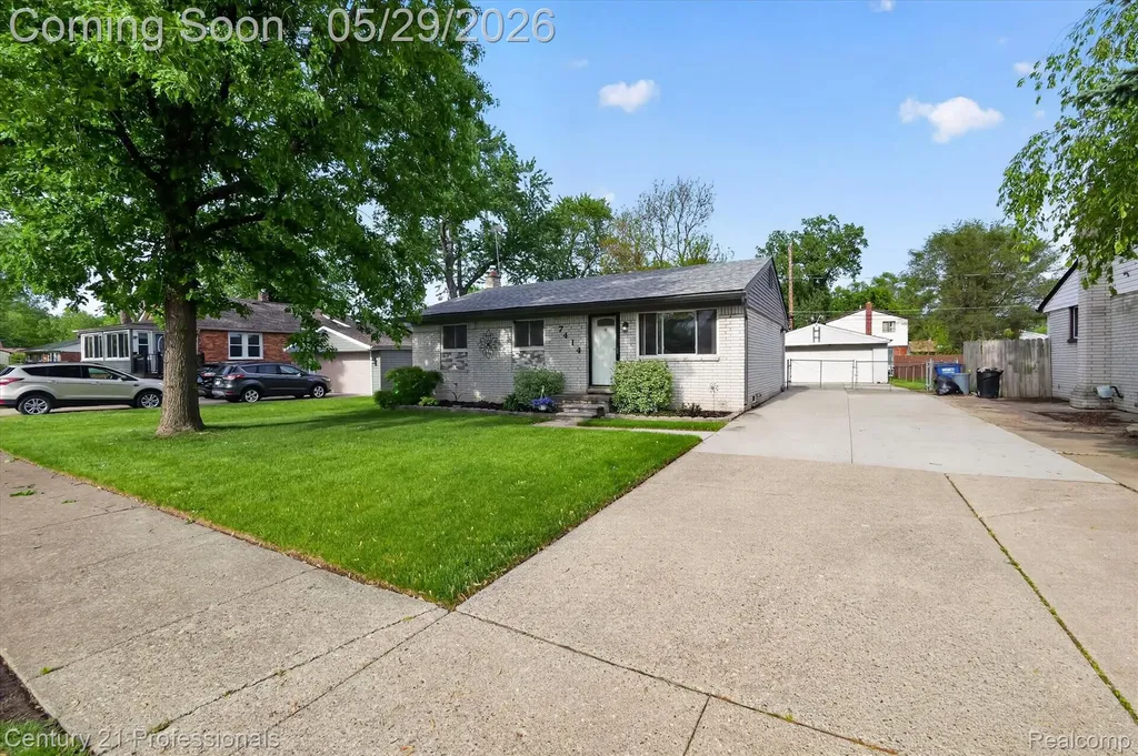 7414 Gilman Street Westland City MI 48185
