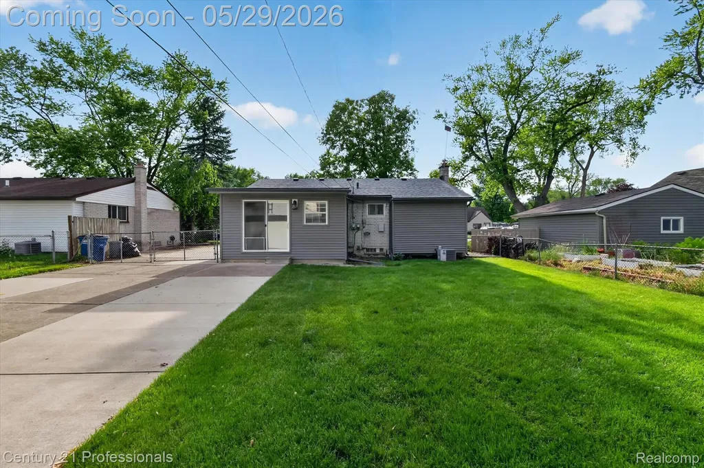 7414 Gilman Street Westland City MI 48185