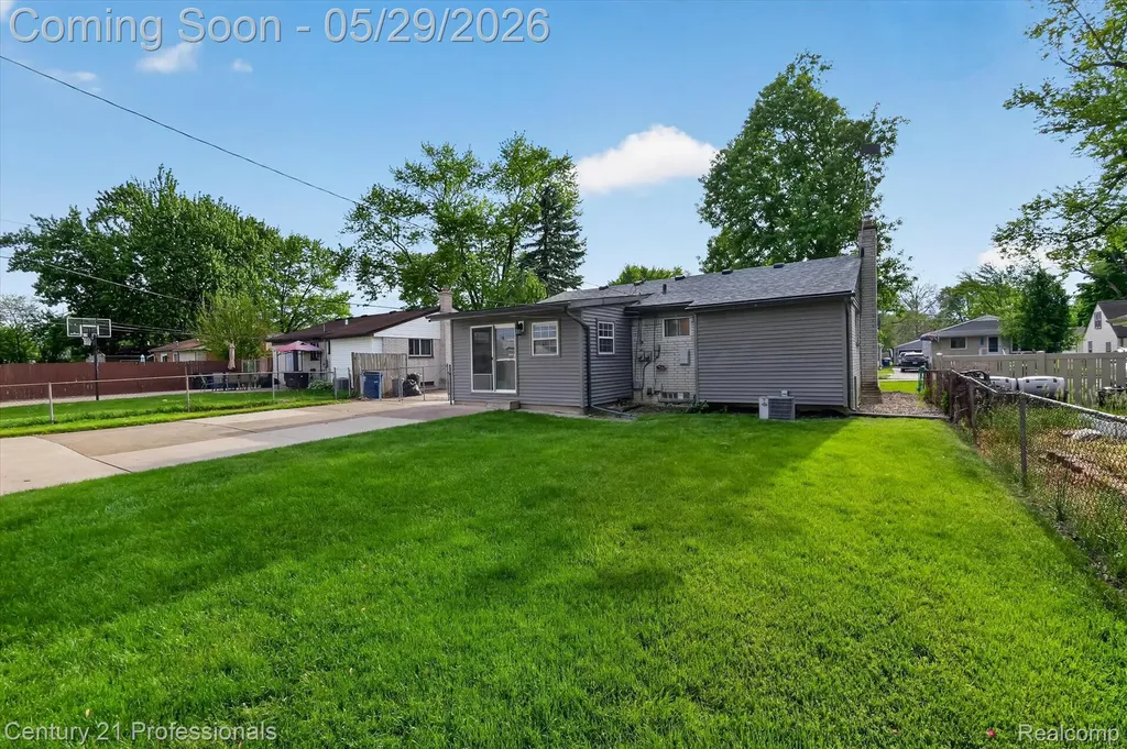 7414 Gilman Street Westland City MI 48185