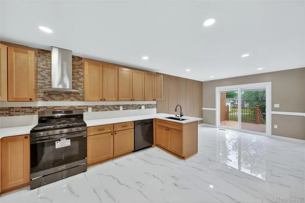 24784 Ashley Court Redford Charter Township MI 48239