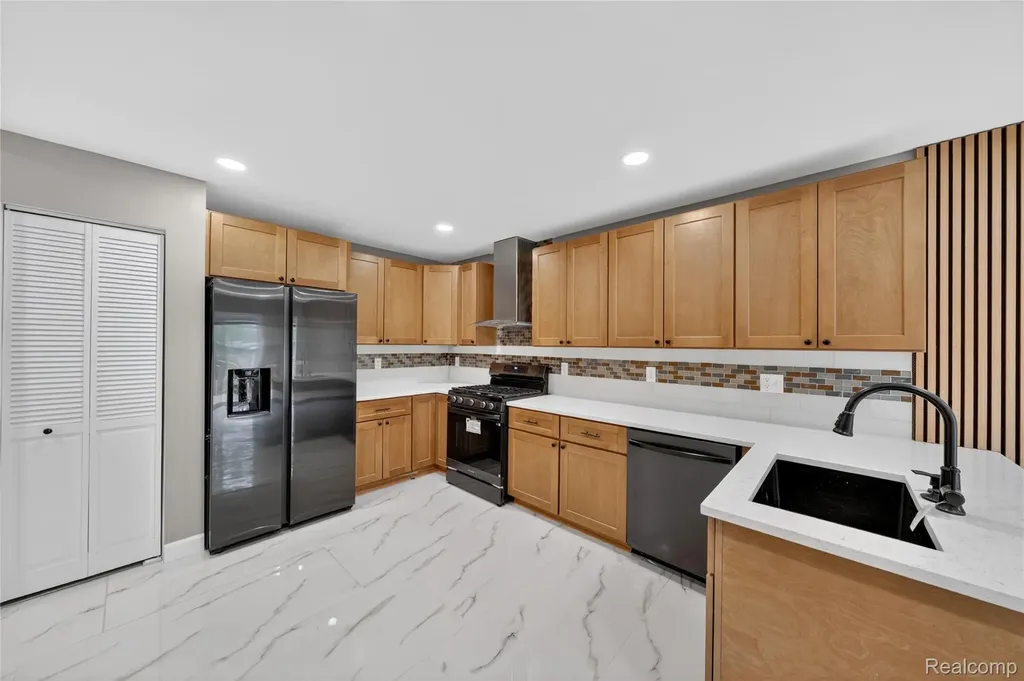 24784 Ashley Court Redford Charter Township MI 48239
