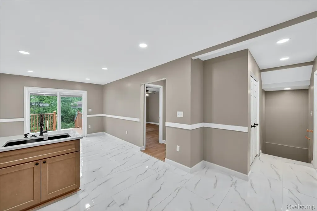 24784 Ashley Court Redford Charter Township MI 48239