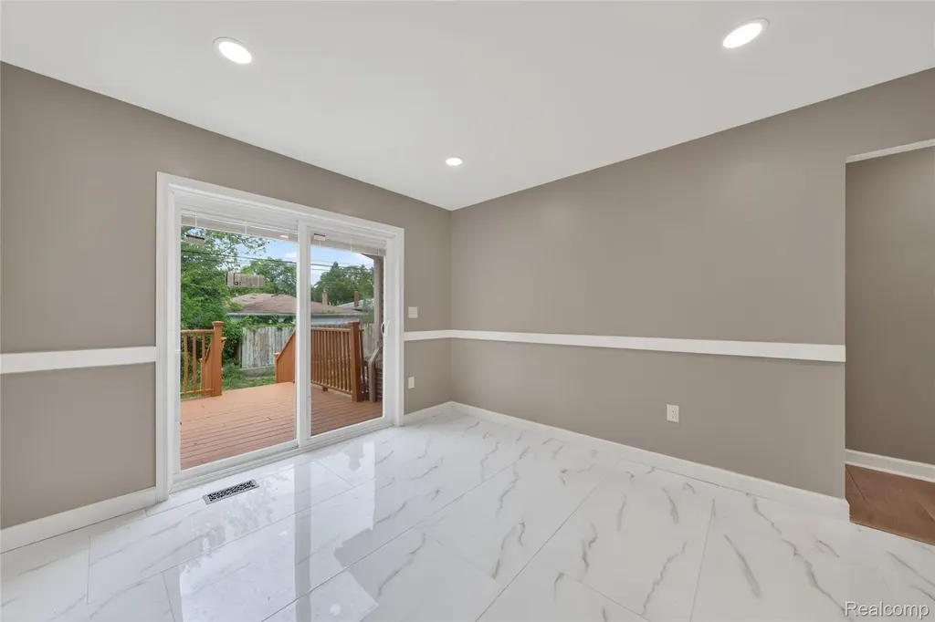 24784 Ashley Court Redford Charter Township MI 48239