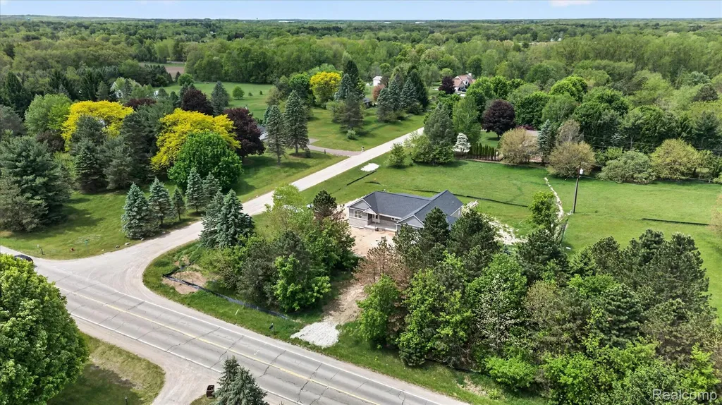 3297 Oak Grove Road Howell Township MI 48855