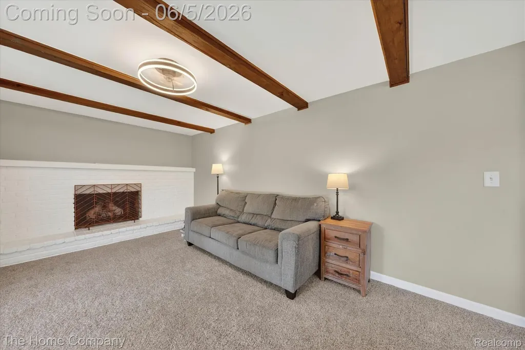 31302 Saratoga Avenue Warren City MI 48093