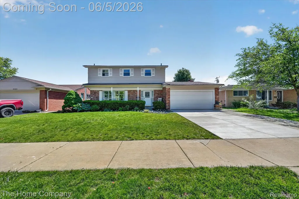 31302 Saratoga Avenue Warren City MI 48093