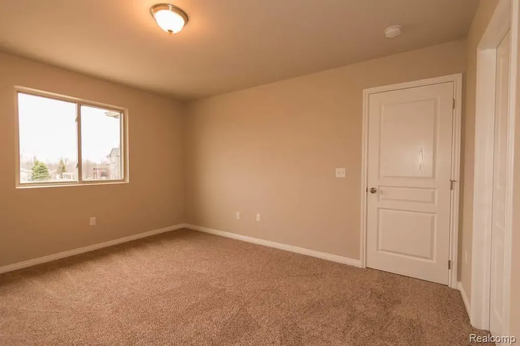 2755 W. Wattles Road Troy City MI 48098