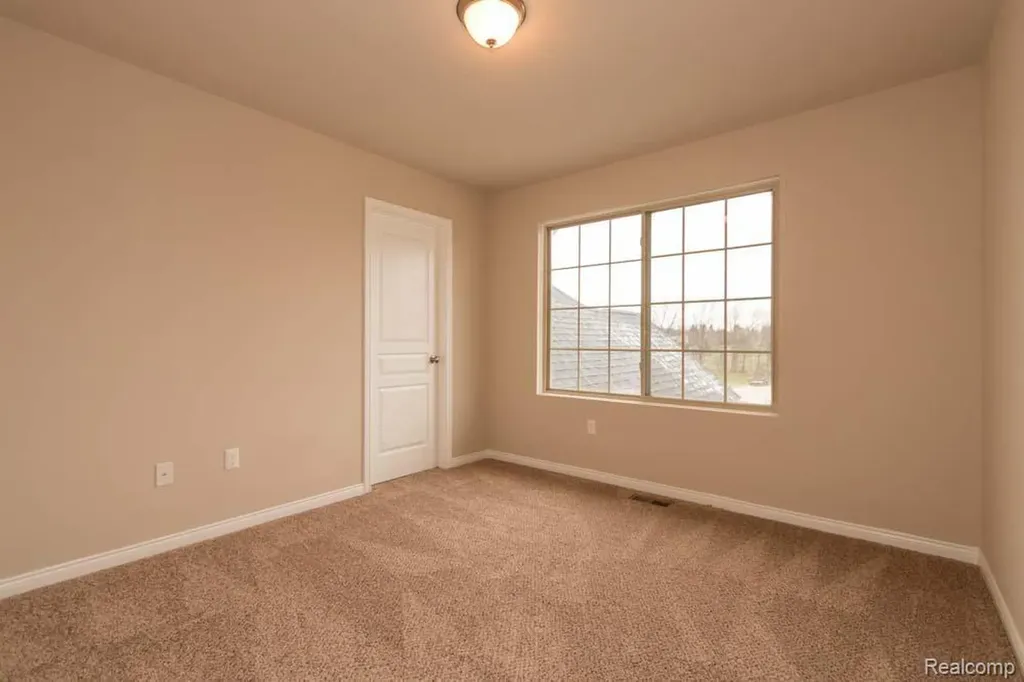 2755 W. Wattles Road Troy City MI 48098