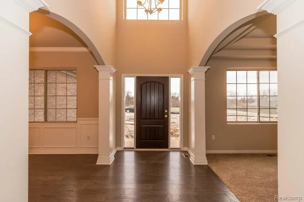 2755 W. Wattles Road Troy City MI 48098