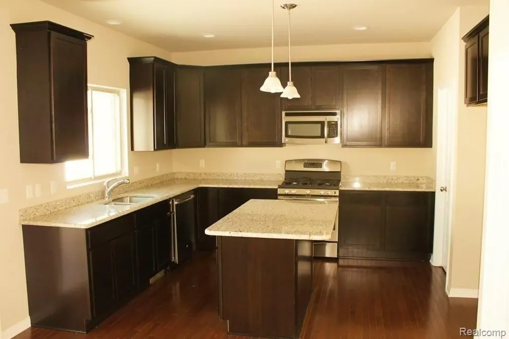 2755 W. Wattles Road Troy City MI 48098