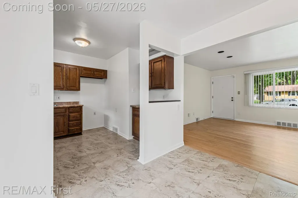 27726 Lexington Parkway Southfield City MI 48076