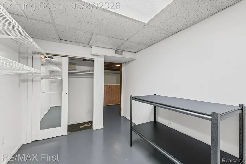 27726 Lexington Parkway Southfield City MI 48076