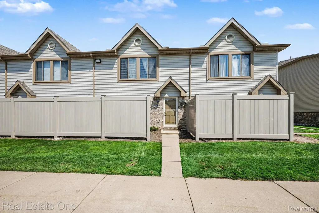 50514 Bay Run N Chesterfield Township MI 48047