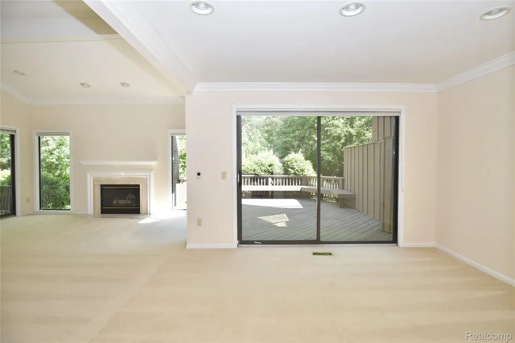 23830 Overlook Circle Bingham Farms Village MI 48025