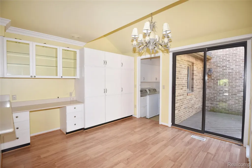 23830 Overlook Circle Bingham Farms Village MI 48025