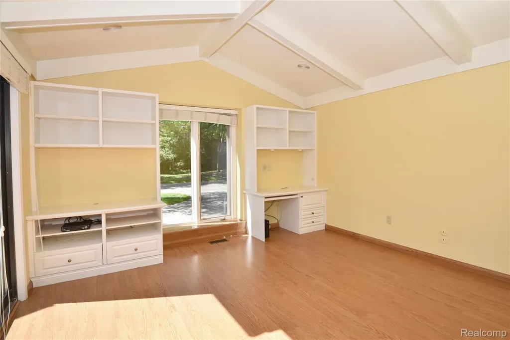 23830 Overlook Circle Bingham Farms Village MI 48025