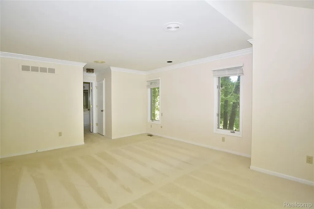 23830 Overlook Circle Bingham Farms Village MI 48025