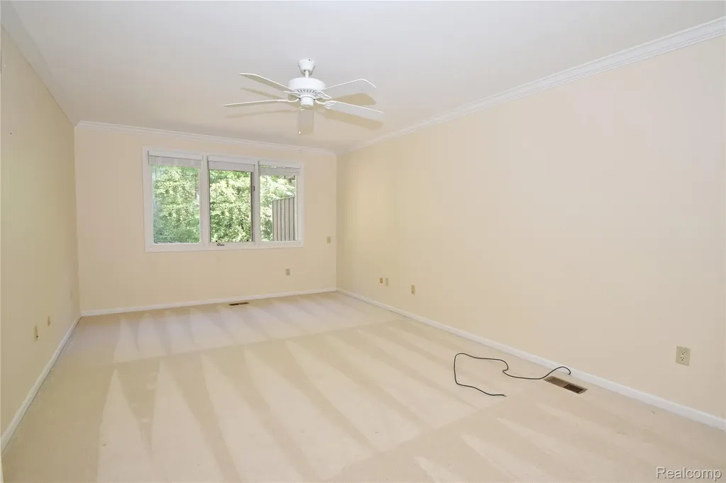 23830 Overlook Circle Bingham Farms Village MI 48025