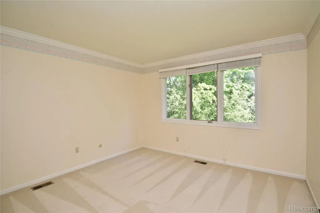 23830 Overlook Circle Bingham Farms Village MI 48025