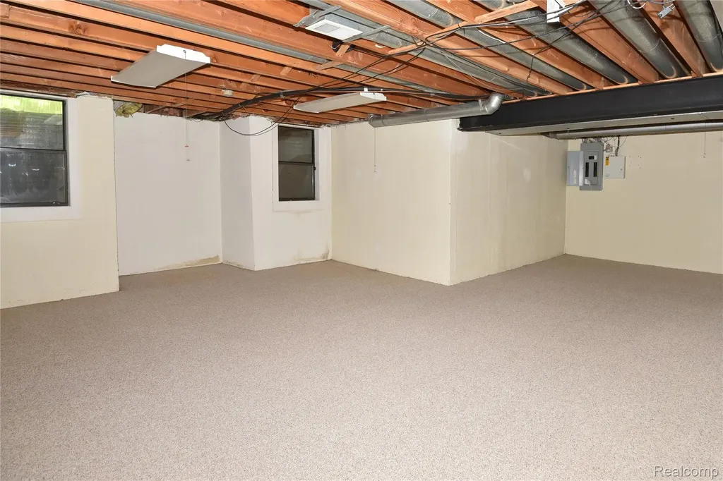 23830 Overlook Circle Bingham Farms Village MI 48025