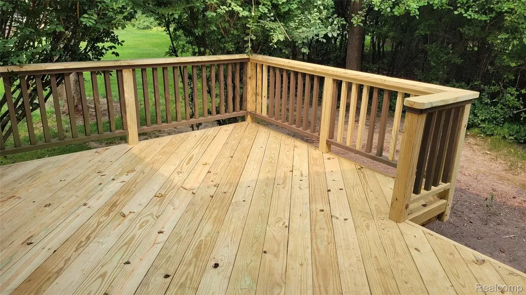 23830 Overlook Circle Bingham Farms Village MI 48025