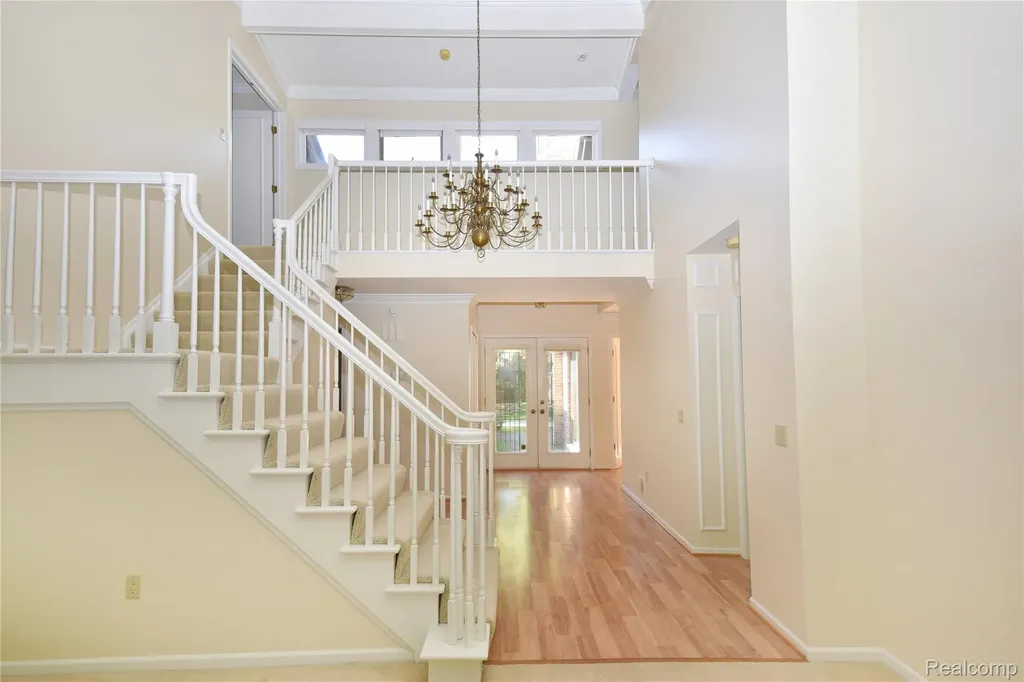 23830 Overlook Circle Bingham Farms Village MI 48025