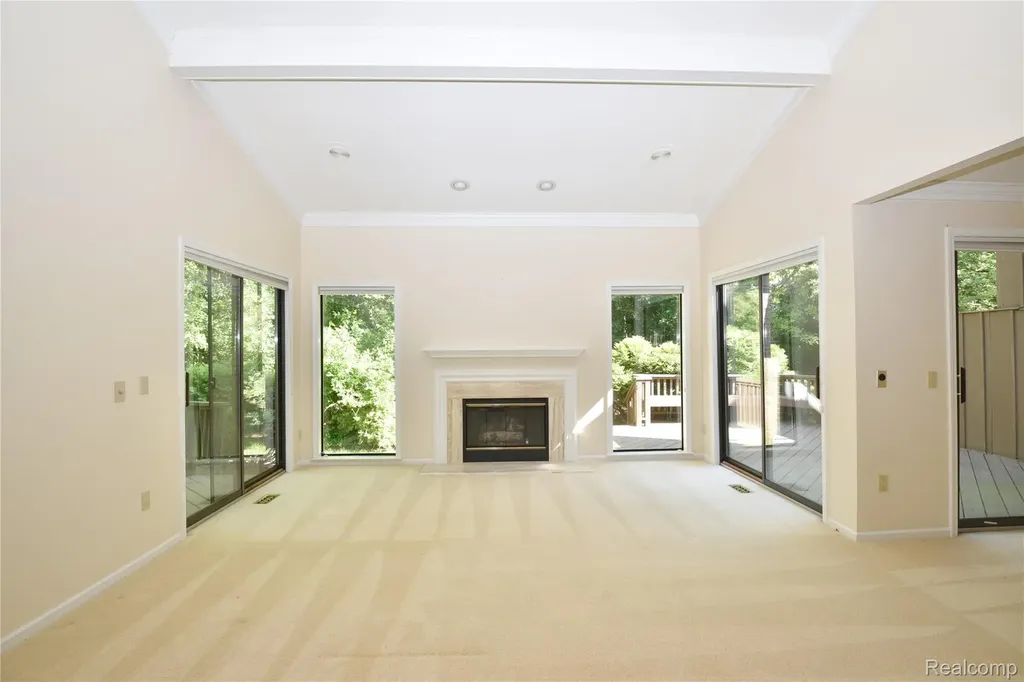 23830 Overlook Circle Bingham Farms Village MI 48025