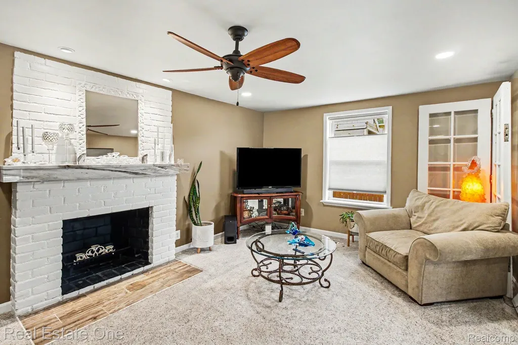 2200 Davista Drive Highland Charter Township MI 48356
