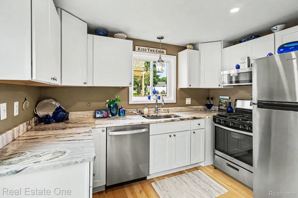 2200 Davista Drive Highland Charter Township MI 48356