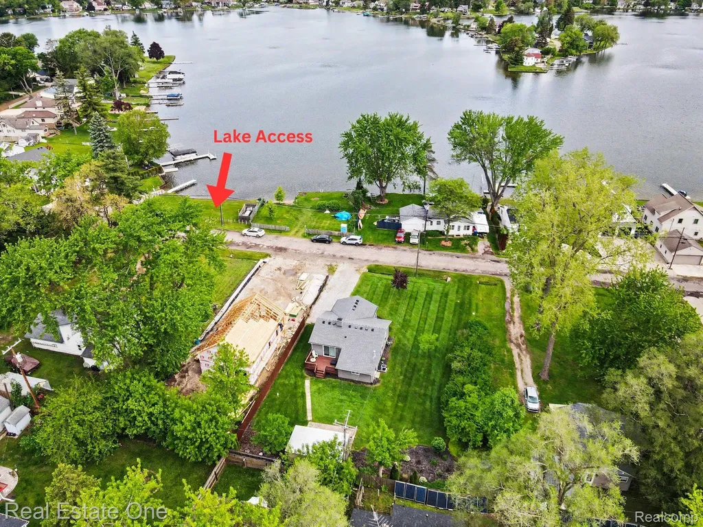 2200 Davista Drive Highland Charter Township MI 48356