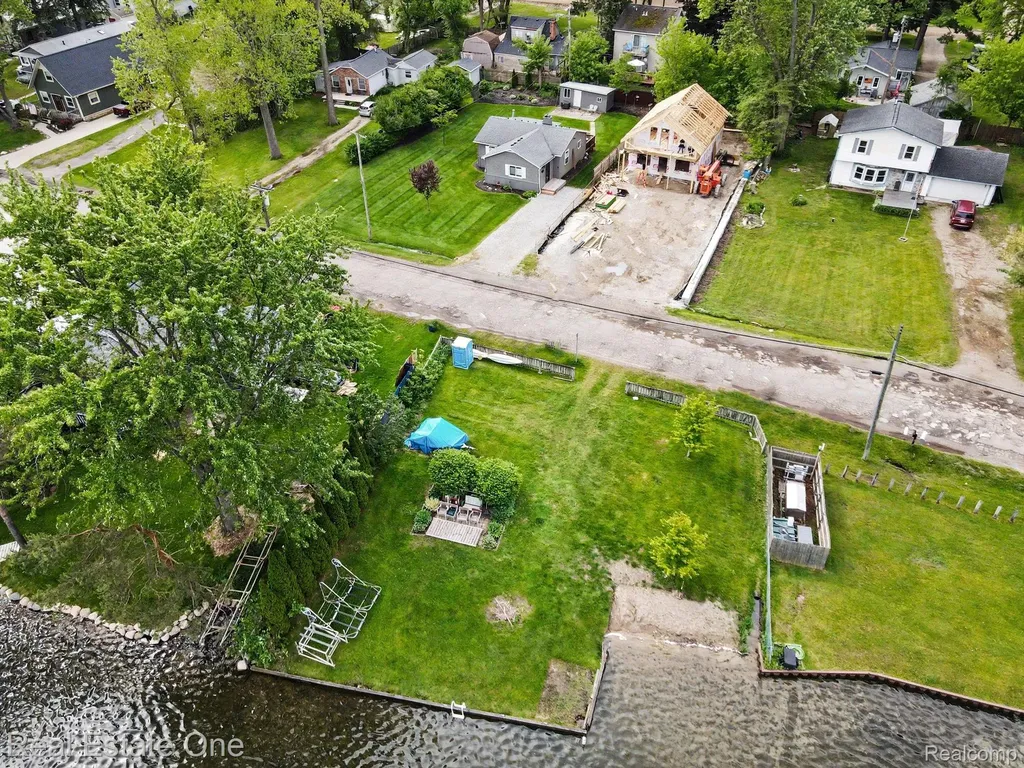 2200 Davista Drive Highland Charter Township MI 48356