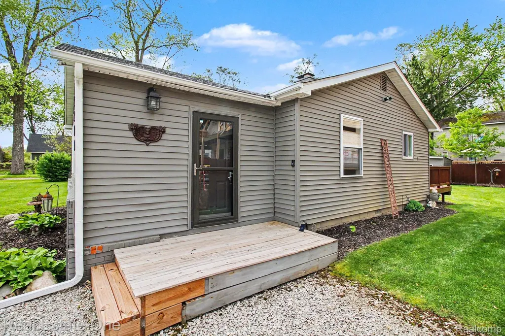 2200 Davista Drive Highland Charter Township MI 48356