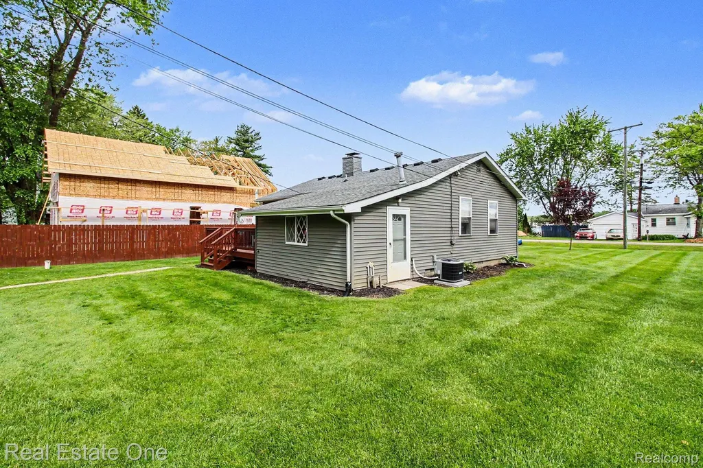 2200 Davista Drive Highland Charter Township MI 48356