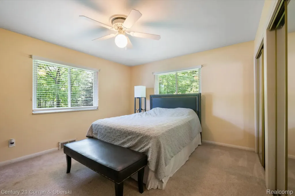 36634 W Lyman Road Farmington Hills City MI 48331