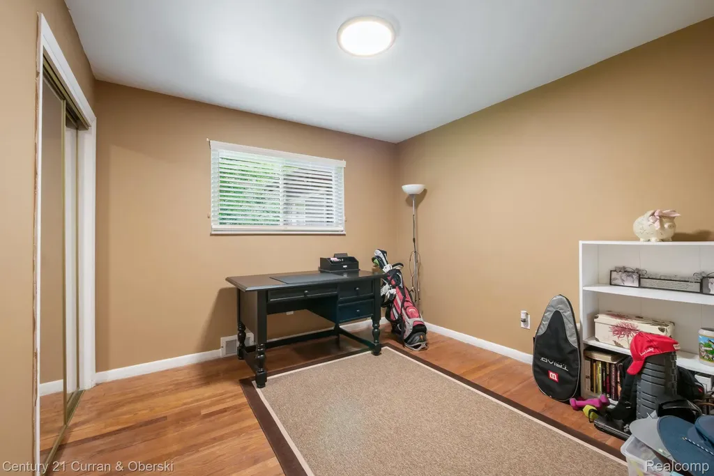 36634 W Lyman Road Farmington Hills City MI 48331