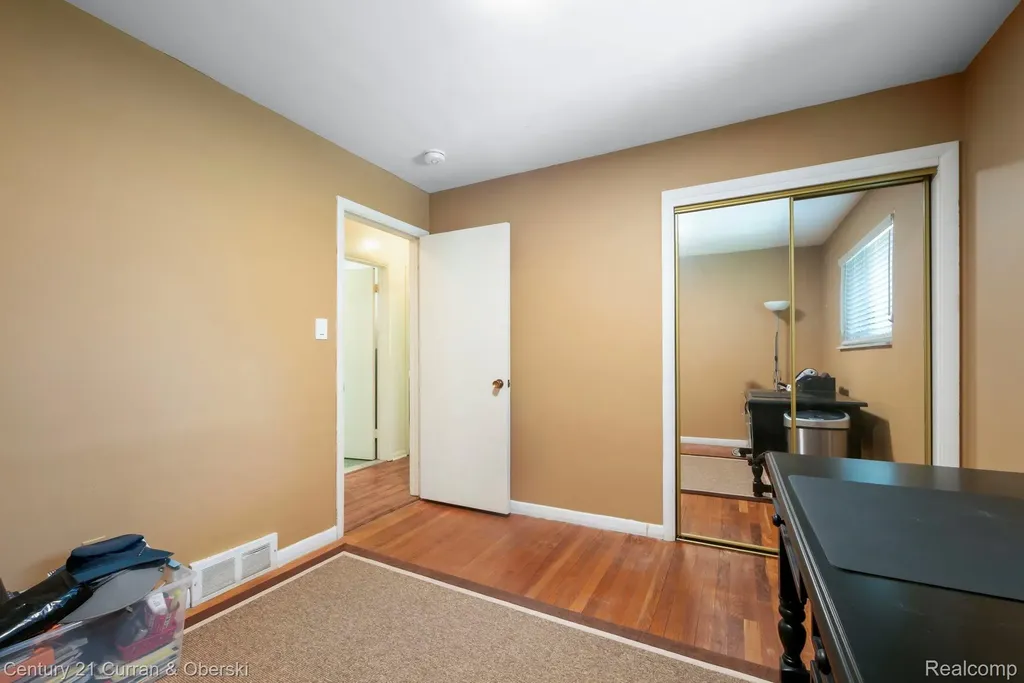 36634 W Lyman Road Farmington Hills City MI 48331
