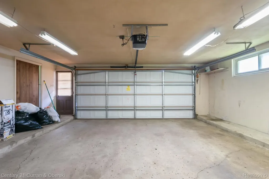36634 W Lyman Road Farmington Hills City MI 48331