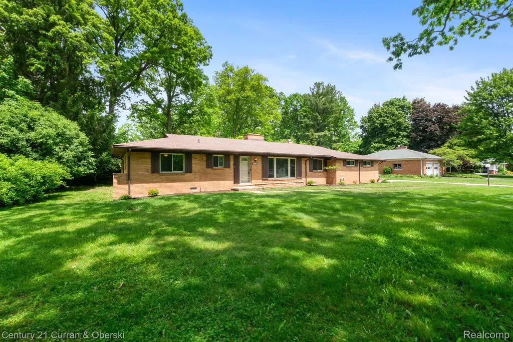 36634 W Lyman Road Farmington Hills City MI 48331