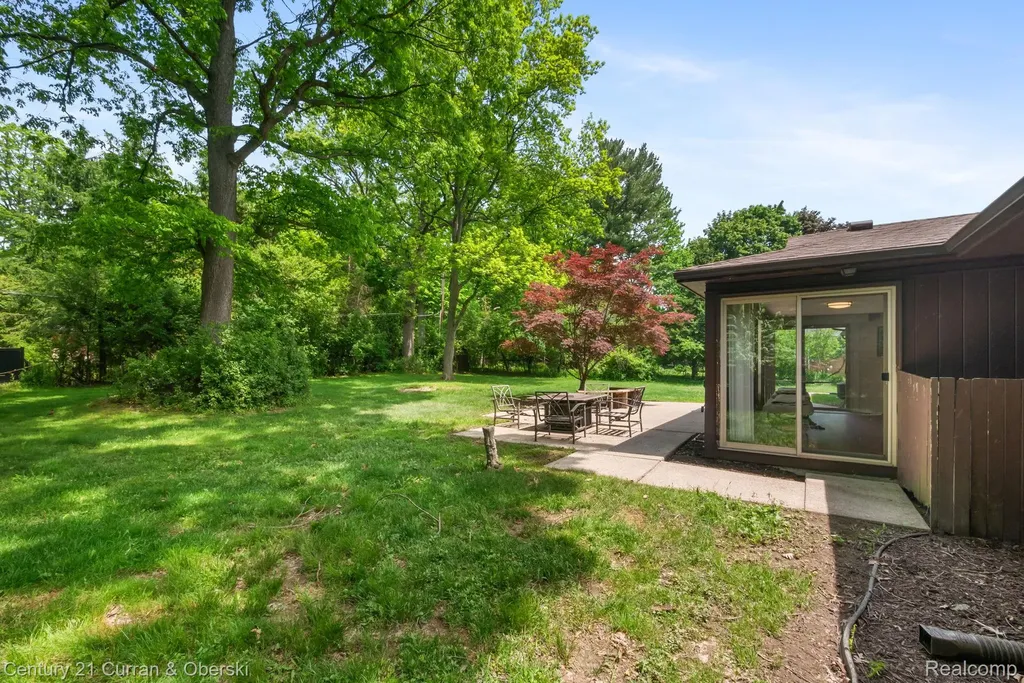 36634 W Lyman Road Farmington Hills City MI 48331