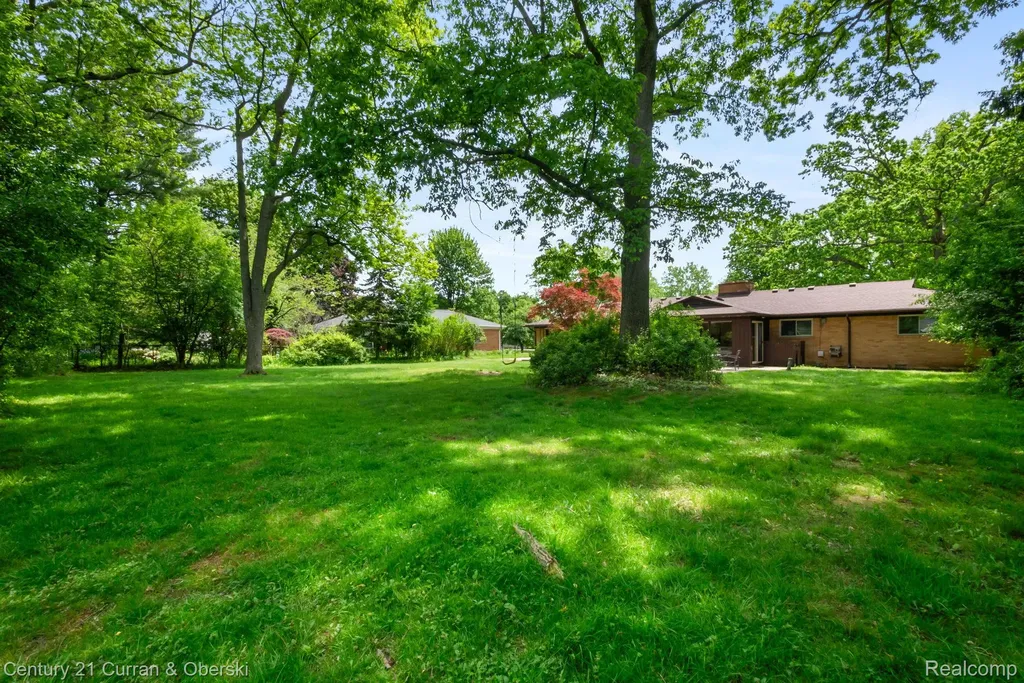 36634 W Lyman Road Farmington Hills City MI 48331