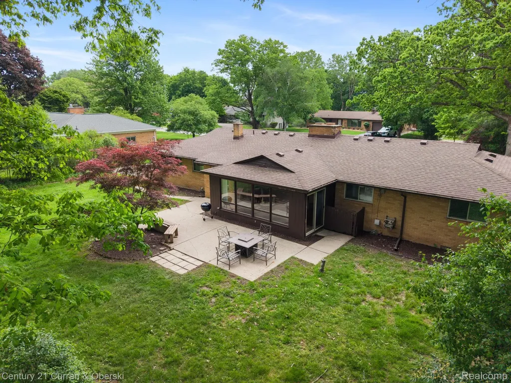 36634 W Lyman Road Farmington Hills City MI 48331
