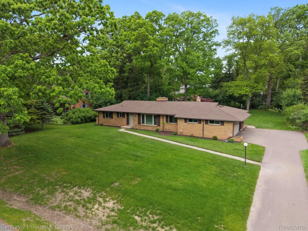 36634 W Lyman Road Farmington Hills City MI 48331