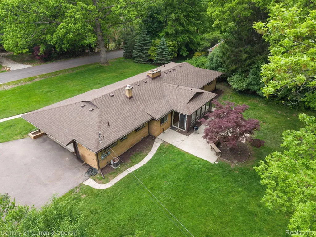 36634 W Lyman Road Farmington Hills City MI 48331