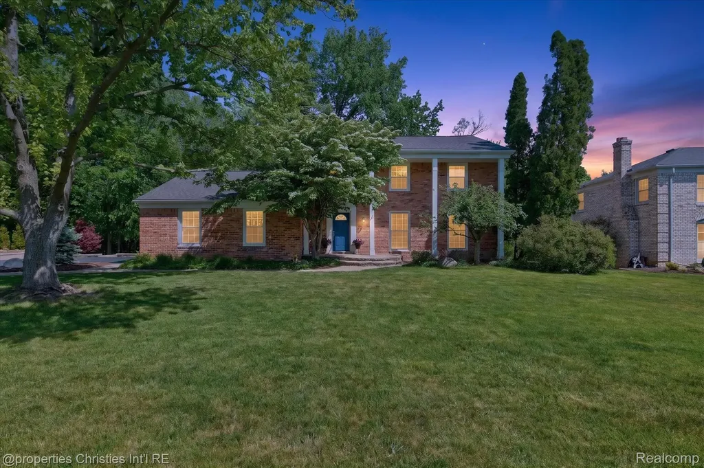 4352 Greenstown Drive West Bloomfield Charter Township MI 48323