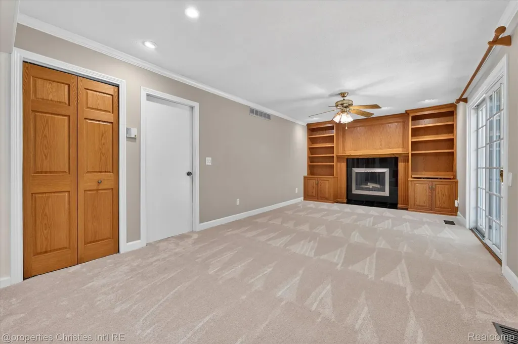 4352 Greenstown Drive West Bloomfield Charter Township MI 48323
