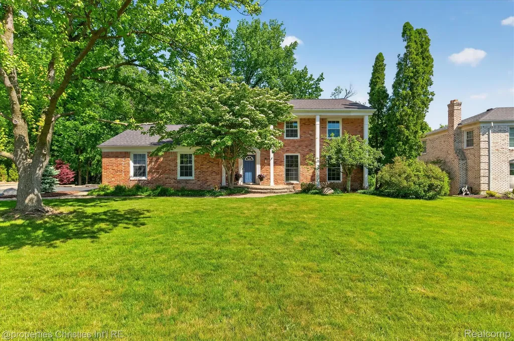 4352 Greenstown Drive West Bloomfield Charter Township MI 48323