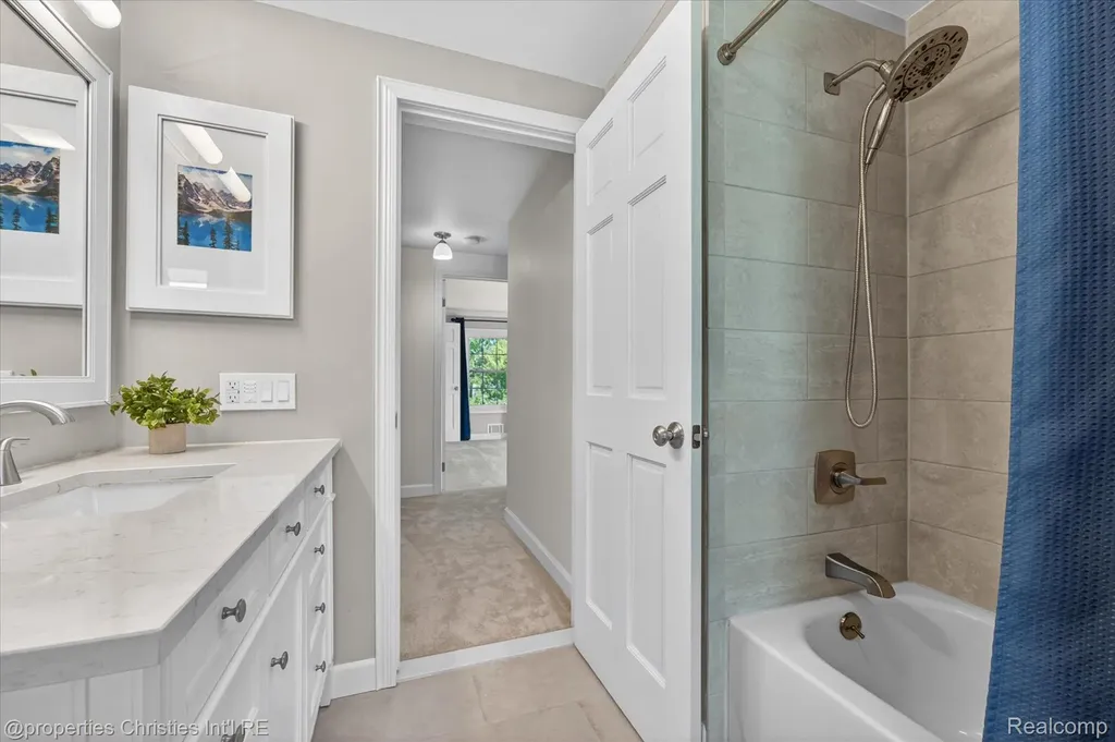 4352 Greenstown Drive West Bloomfield Charter Township MI 48323