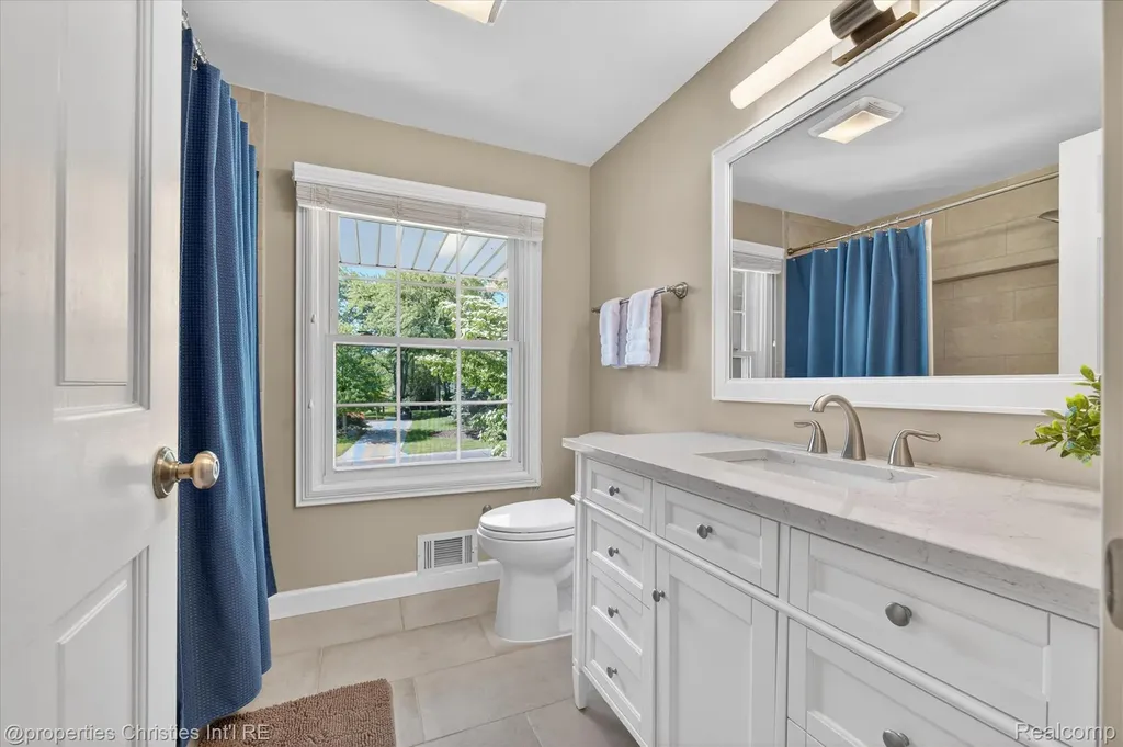 4352 Greenstown Drive West Bloomfield Charter Township MI 48323