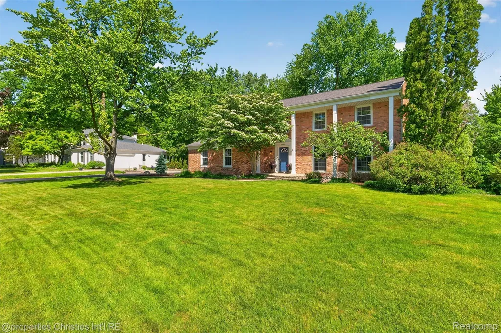 4352 Greenstown Drive West Bloomfield Charter Township MI 48323