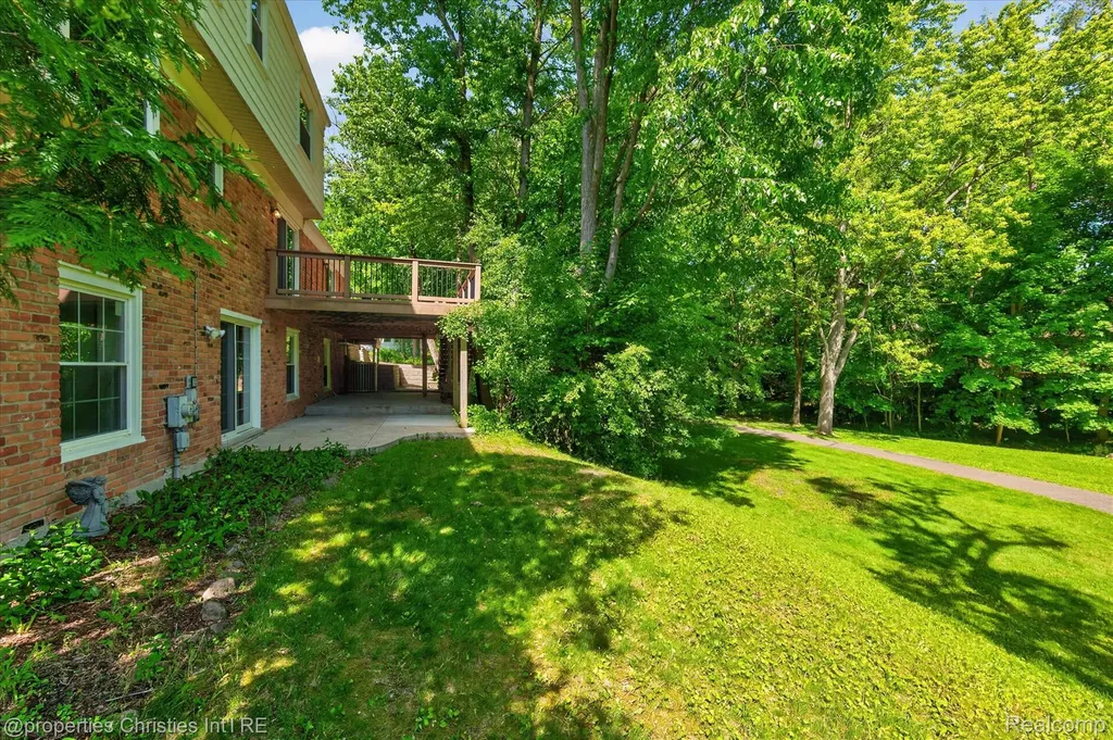 4352 Greenstown Drive West Bloomfield Charter Township MI 48323